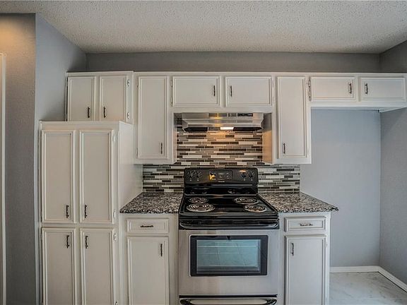 3rd image of 719 Abilene Dr