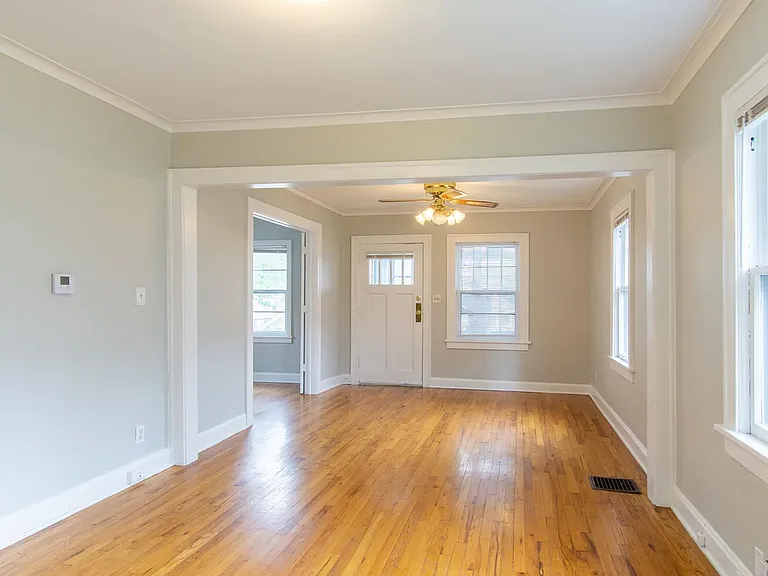 4714 Mercier St — Photo 2