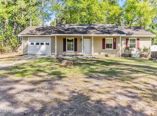 997 Sand Ridge Rd, Hubert, NC 28539