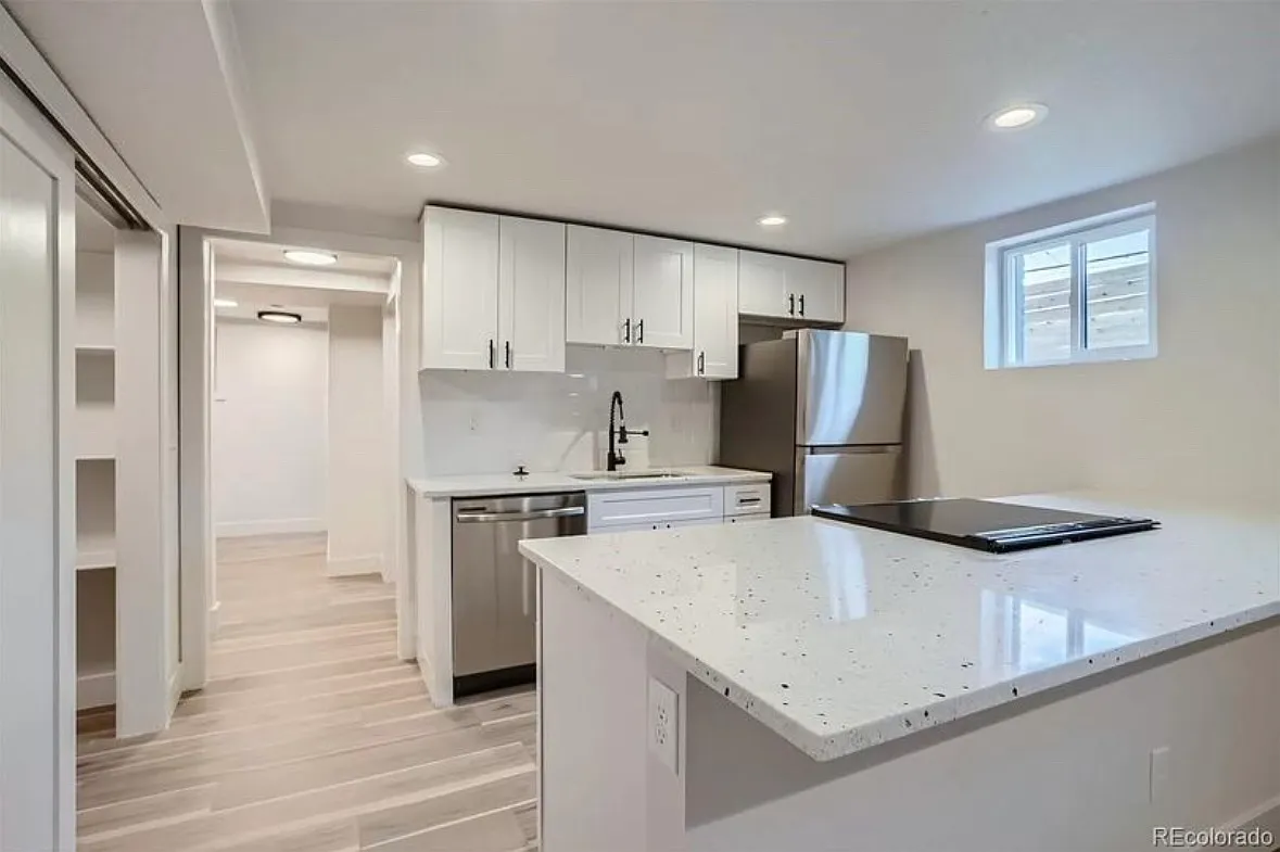 Kitchen - 1400 N Perry St #B