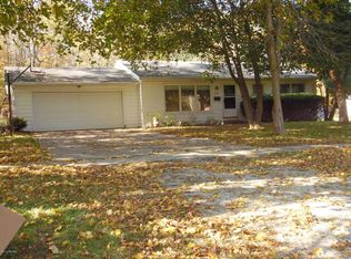 1512 S Jefferson St, Hastings, MI