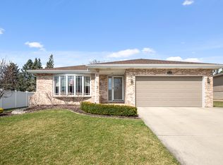 6948 Coachwood Trl, Tinley Park, IL 60477