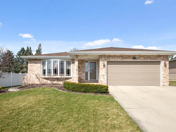 6948 Coachwood Trl, Tinley Park, IL 60477