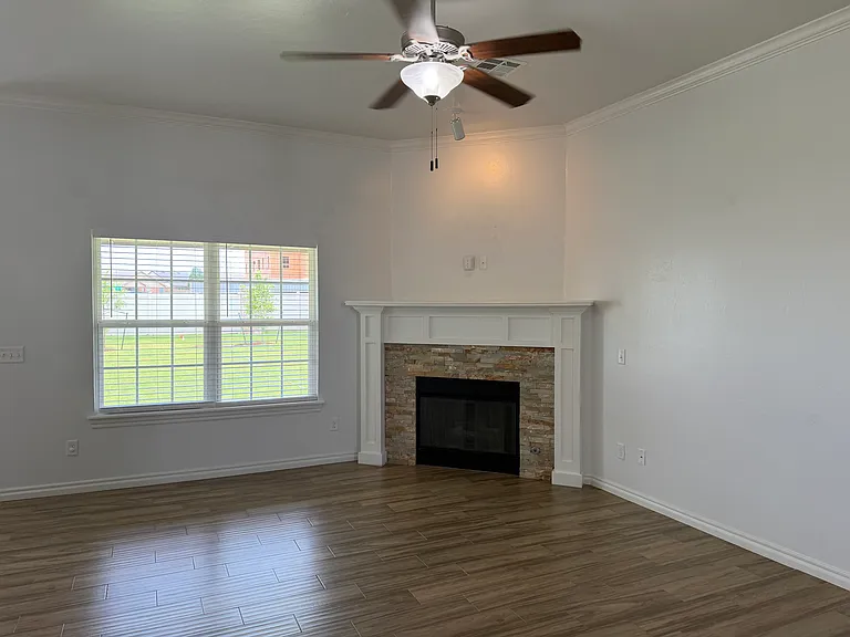18304 Camborne Ave — Photo 16