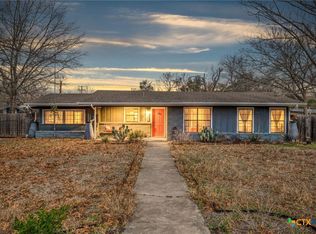 1233 Orange St, Lockhart, TX 78644