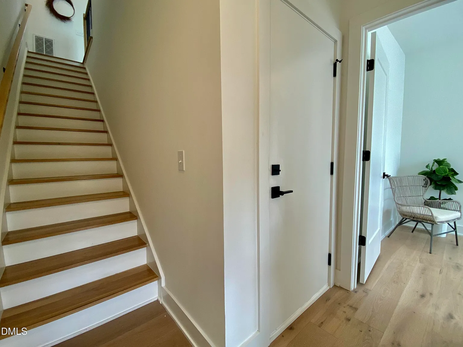 2 bed, 2.5 bath, 1700 sqft, $4,000 — Photo 4