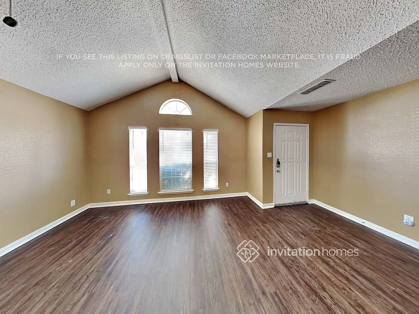 1215 Brookvalley Dr Arlington, TX 76018 — Photo 3