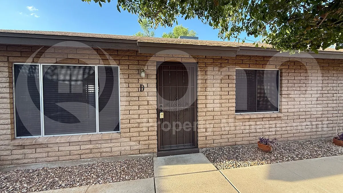 3 bed, 2.0 bath, 1040 sqft, $1,450 — Photo 2