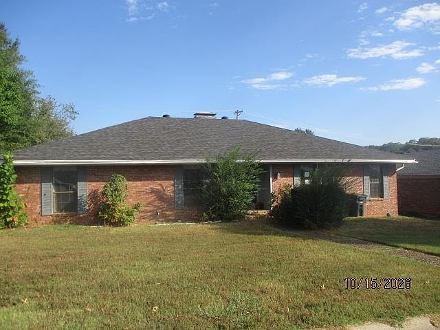1st image of 802 Grosvenor Dr