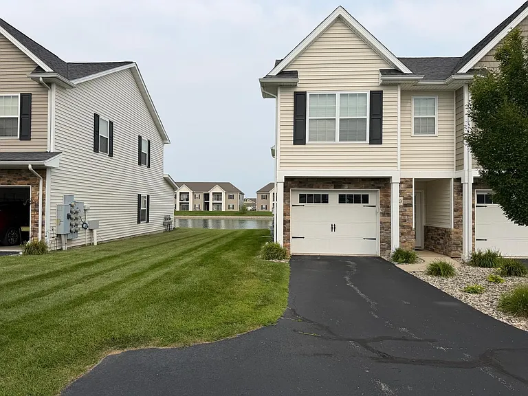 4703 Lakeside Dr — Photo 4