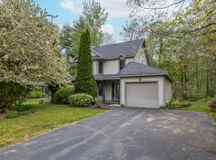 2 Victorian Woods Ln, South Windsor, CT 06074