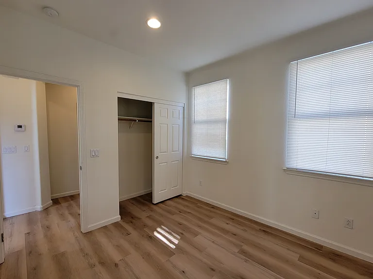 829 S 22nd St — Photo 11