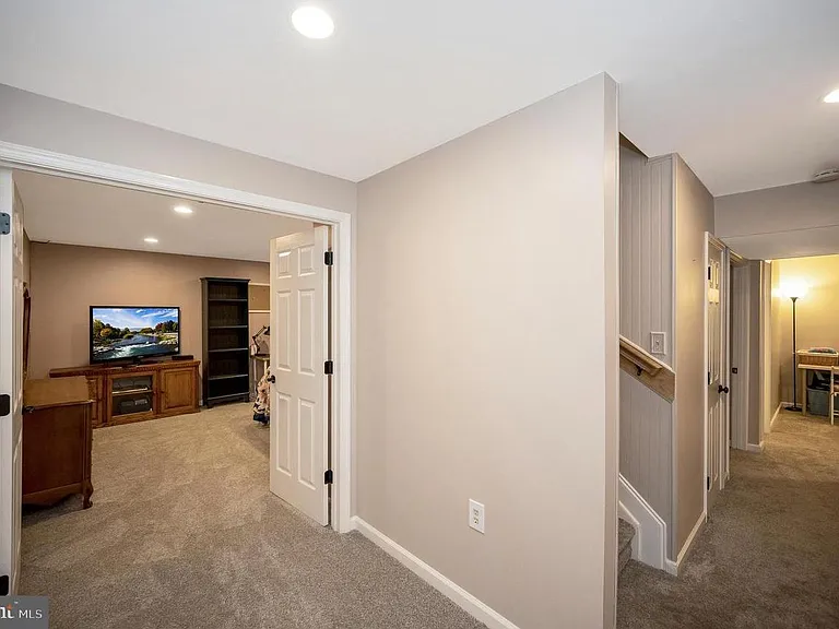 64 Blossom Wood Ct — Photo 27