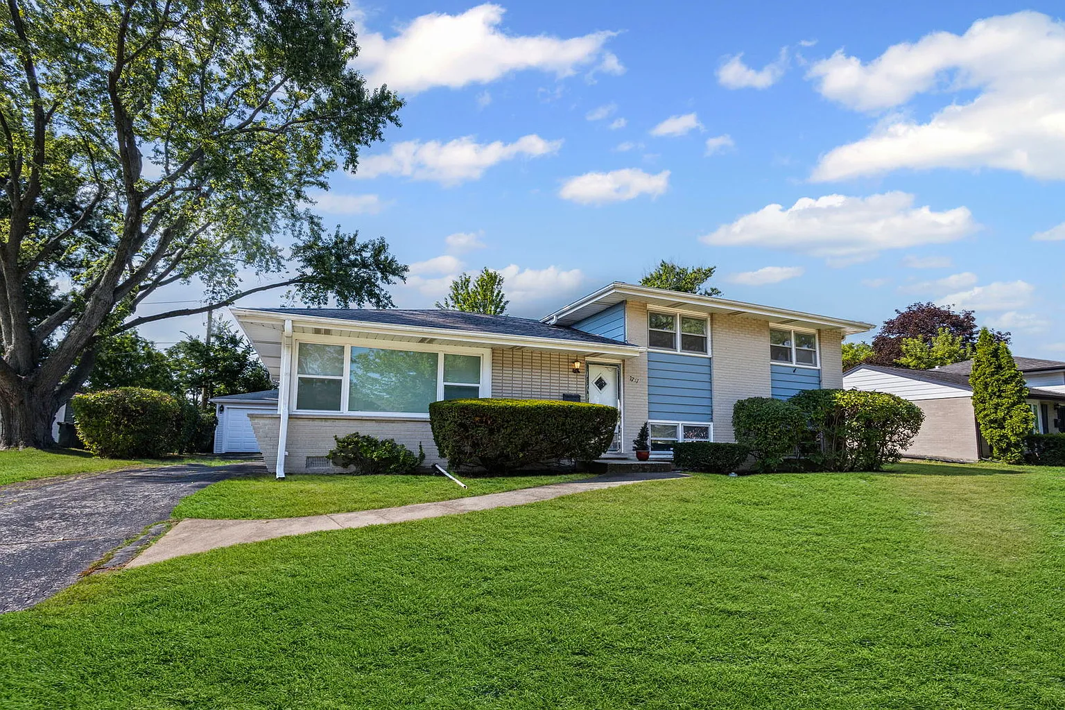 2751 Pauline Ave photo 1
