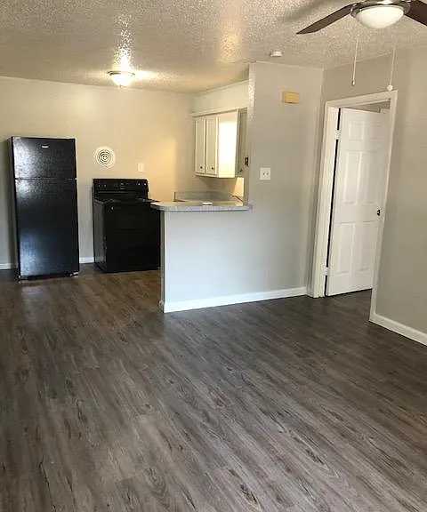 Kenwood Heights Apartments — Photo 1