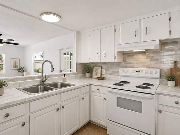 4th image of 10 Beverly St