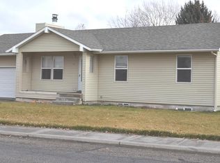 415 S Tie Breaker Dr, Ammon, ID 83406