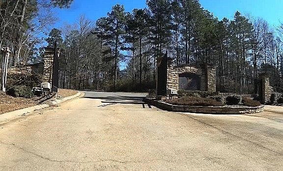 2nd image of 220 Rose Creek Dr