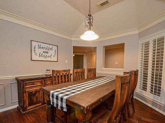 5th image of 2211 Country Mile Ln