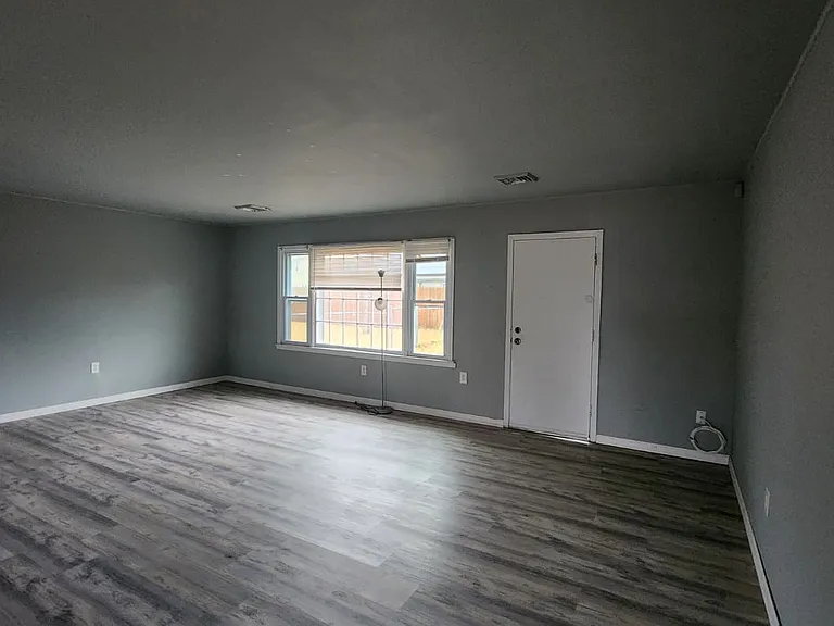 21 Sussex Dr — Photo 9