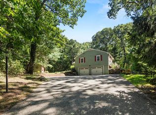 12 Stage Coach Rd, Boxford, MA 01921