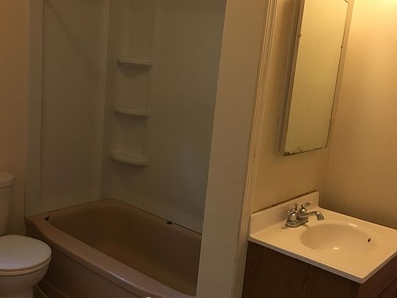 5th image of 1343 Laburnum Ave APT C