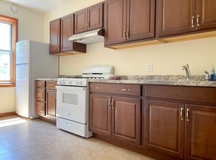 16-32 Stephen St #1B, Ridgewood, NY 11385