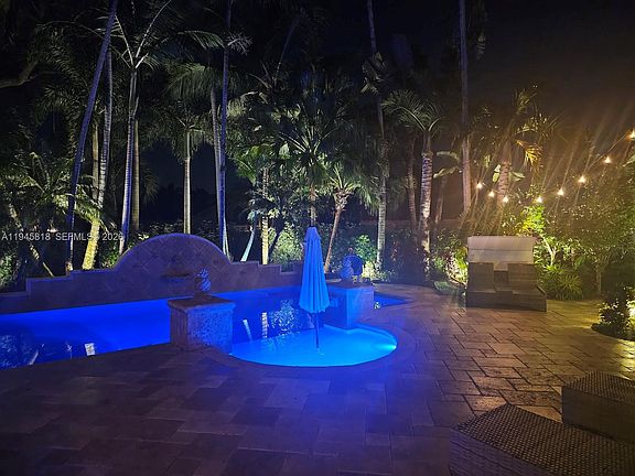 4th image of 3070 Perriwinkle Cir