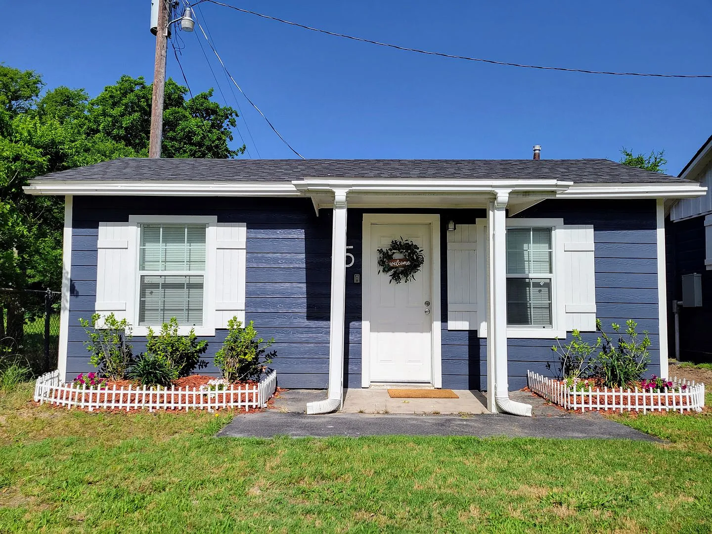 Bluebonnet Cottages — Photo 1