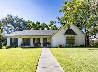 104 Greenwood Pl, Hattiesburg, MS 39402