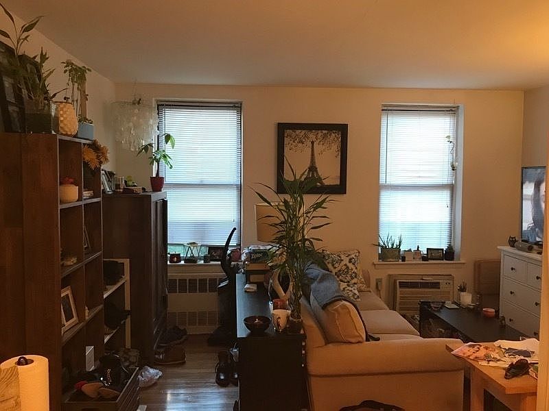 1st image of 608 9th Ave #3B