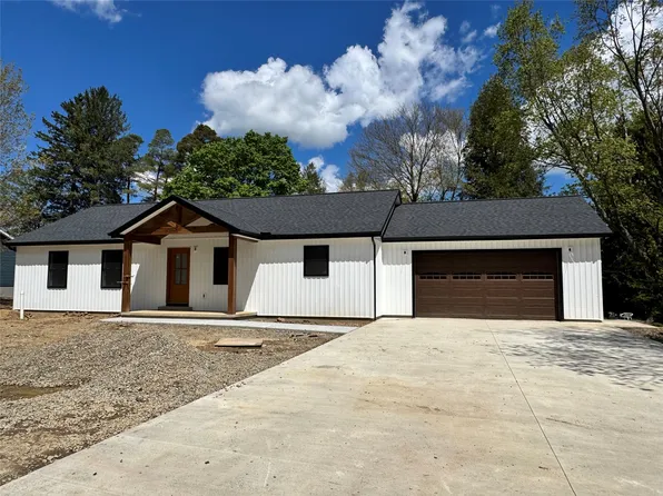 433 E Pleasant St, Corry, PA 16407