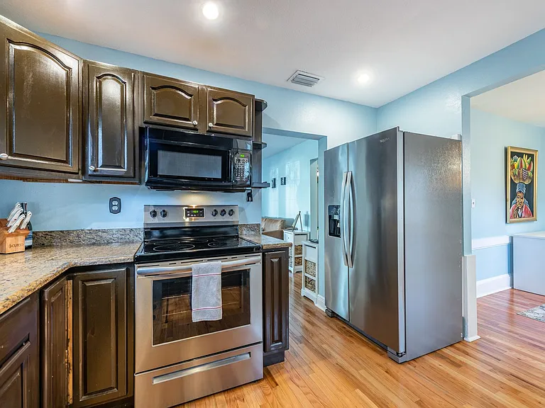 5905 N Eustace Ave — Photo 12