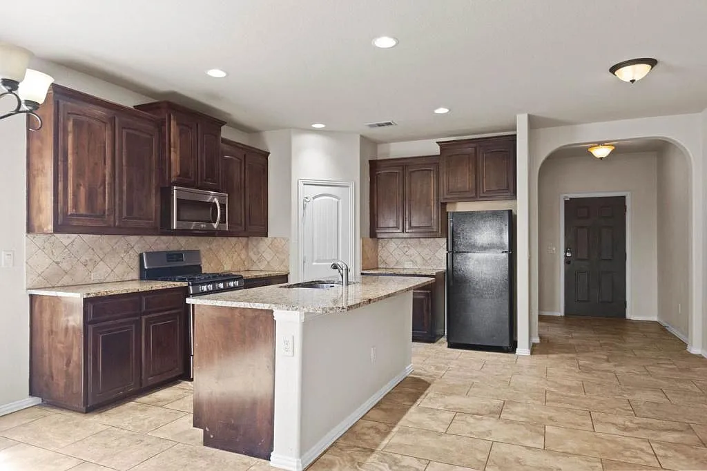 1314 Cerrillos Ave — Photo 4
