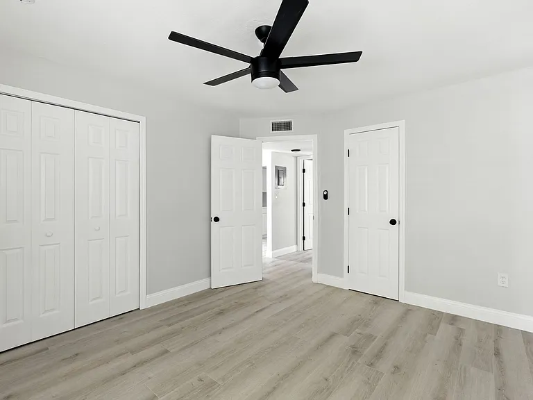408 S Tampania Ave — Photo 32