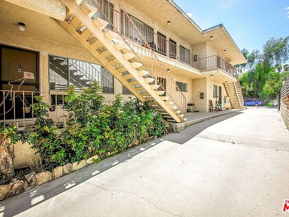 2nd image of 22731 Del Valle St