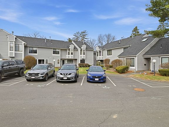 3rd image of 367 Nassau Dr #367