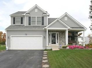 3916 Nordman Fir Dr, Grove City, OH 43123