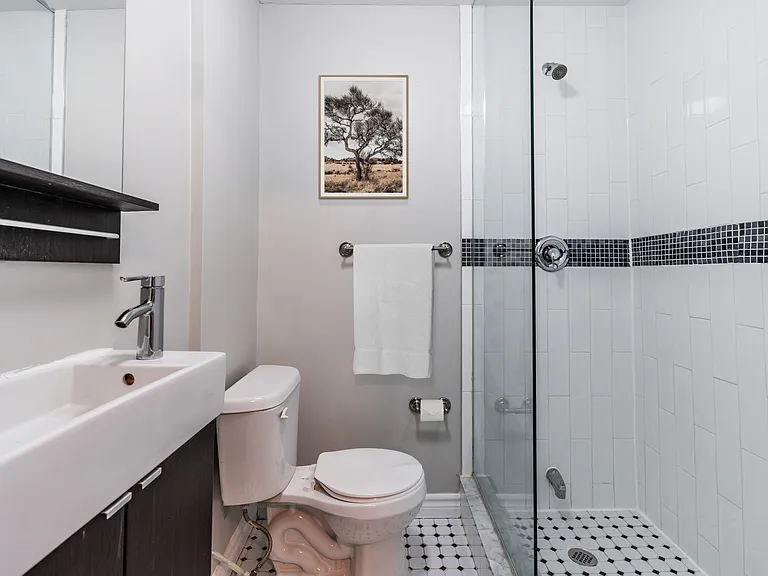 32 Maitland St #H012 — Photo 6