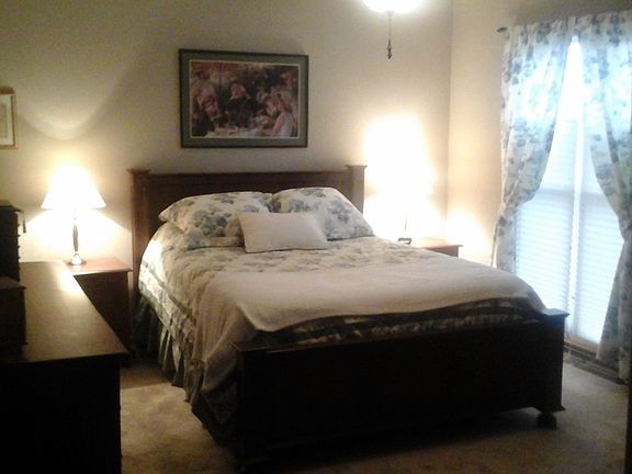 Large Master, 2 Closets