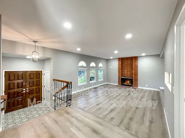 1806 Blackmore Ct — Photo 4