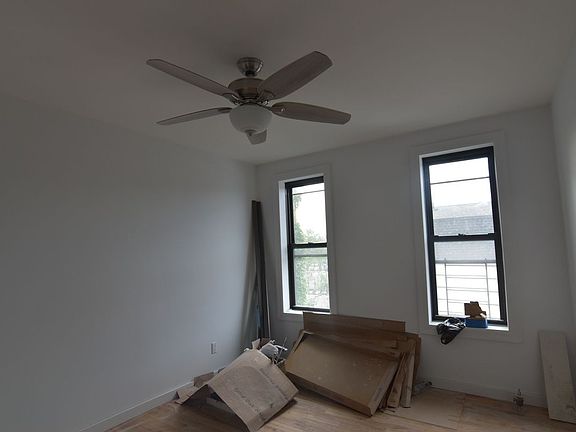 4th image of 780 E 2nd St APT C3