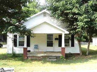 211 Cora St, Laurens, SC 29360