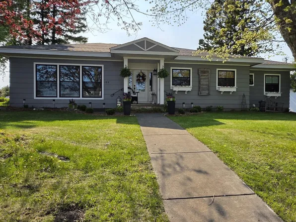 129 N Ontario St, De Tour Village, MI 49725
