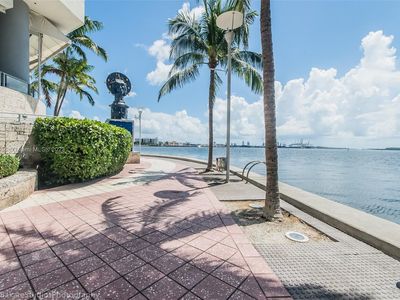 325 Biscayne Blvd #2114, Miami, FL, 33130