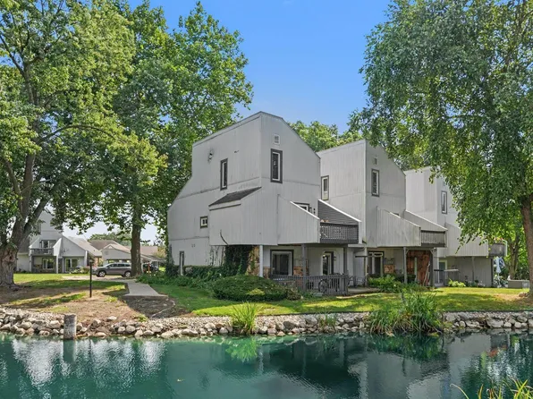 18133 Stoneridge St APT E, South Bend, IN 46637