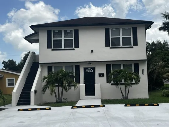 217 SW Avenue D APT 2, Belle Glade, FL 33430