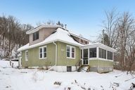 E 7th St-S1012-001.jpg