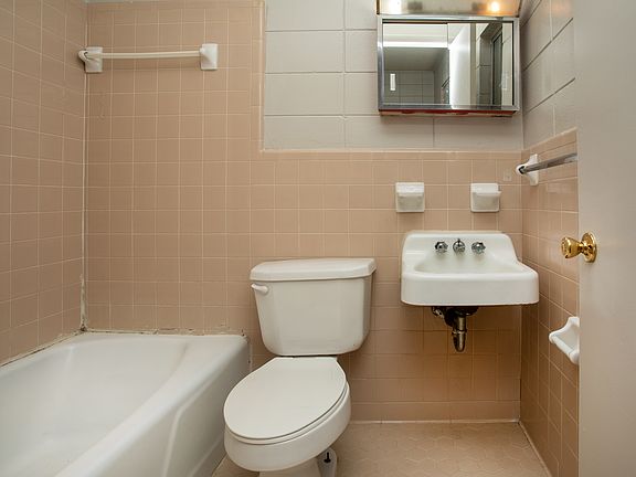 4th image of 2161 Escambia Dr #2B-1Ba-621Sqft
