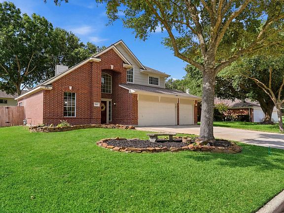 2nd image of 2607 Holly Walk Ln